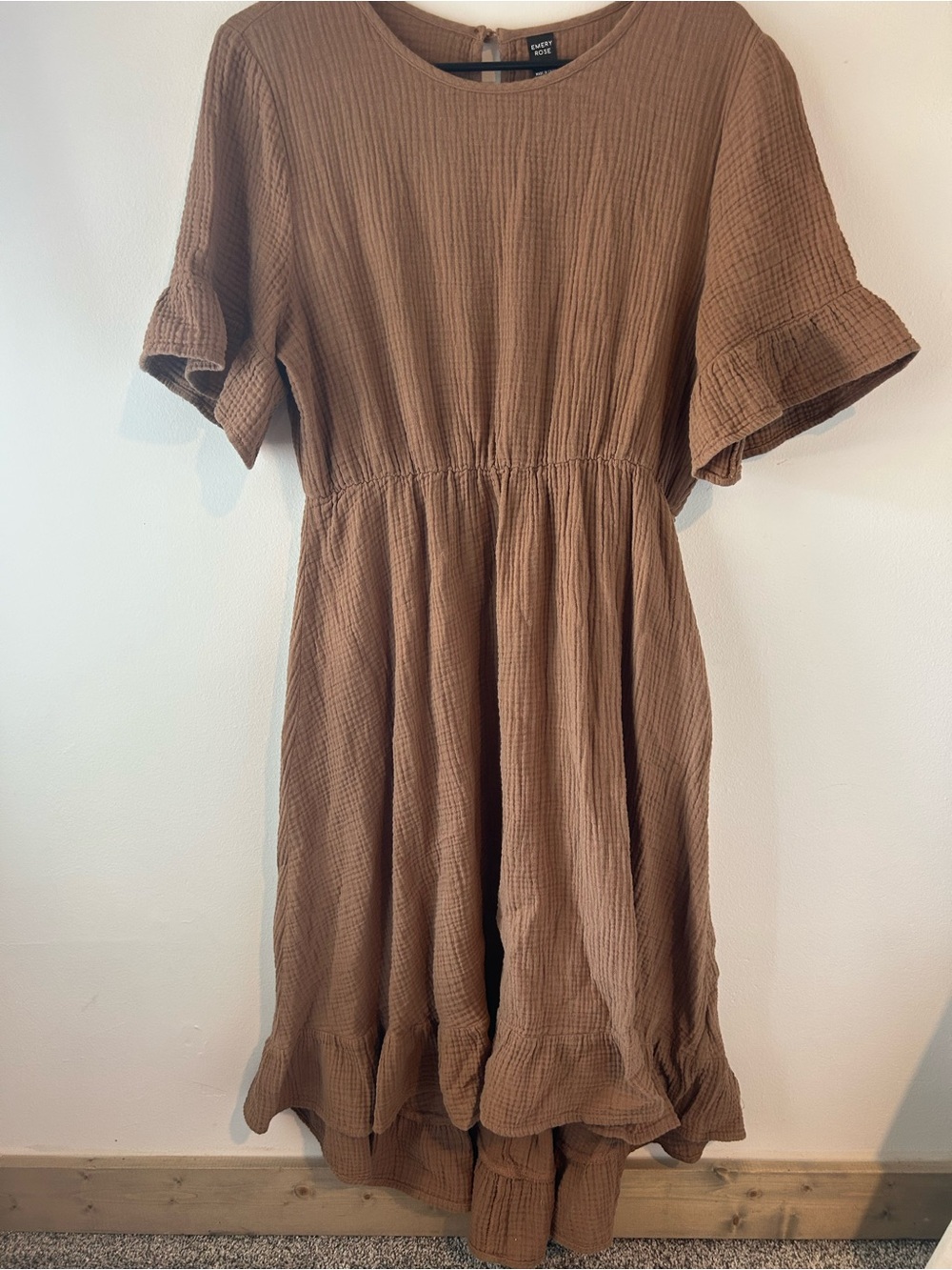 Emery Rose Relaxed Ruffle-Hem Midi Dress in Brown